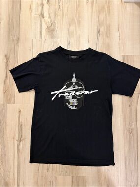TRAPSTAR Black Skull Graphic Tee with Script Logo - Men